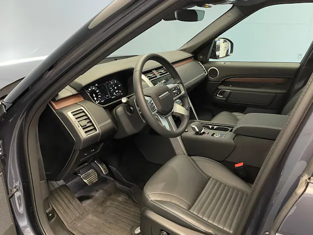 Land Rover Discovery 3.0 D I6 250 Dynamic SE