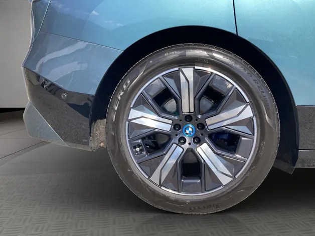 BMW iX xDrive40