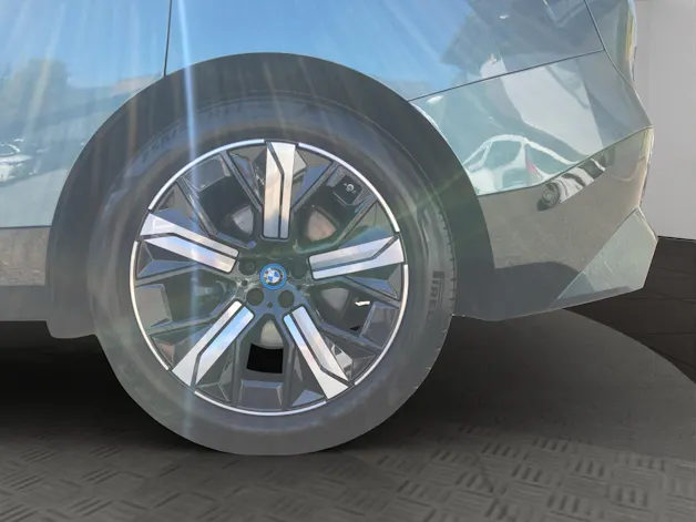 BMW iX xDrive40