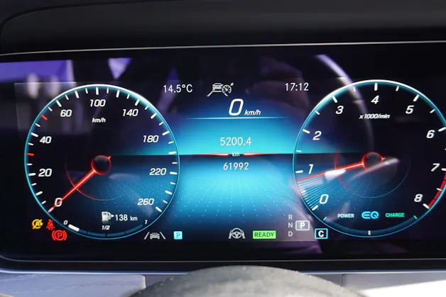 Mercedes-Benz E 200 4Matic Avantgarde 9G-Tronic AMG LINE!!!