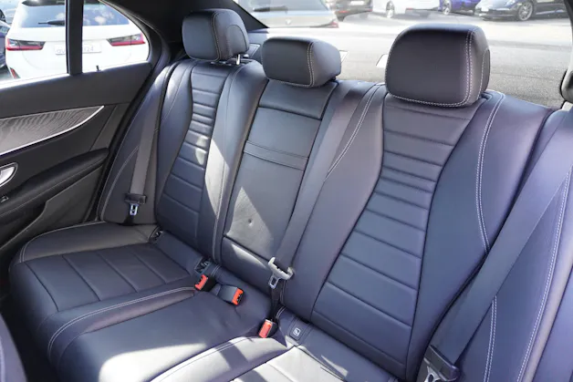 Mercedes-Benz E 200 4Matic Avantgarde 9G-Tronic AMG LINE!!!