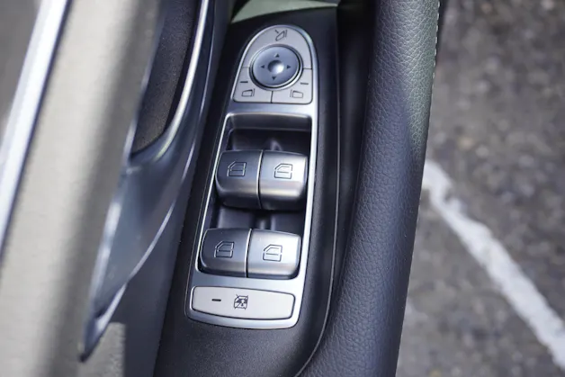Mercedes-Benz E 200 4Matic Avantgarde 9G-Tronic AMG LINE!!!