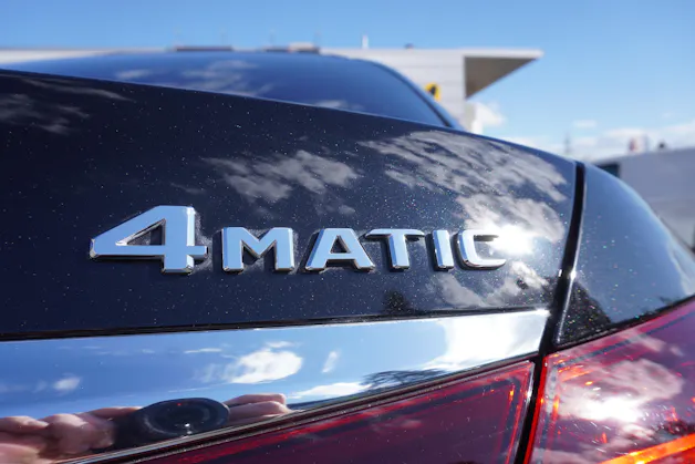 Mercedes-Benz E 200 4Matic Avantgarde 9G-Tronic AMG LINE!!!