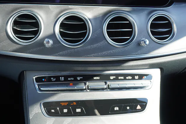 Mercedes-Benz E 200 4Matic Avantgarde 9G-Tronic AMG LINE!!!