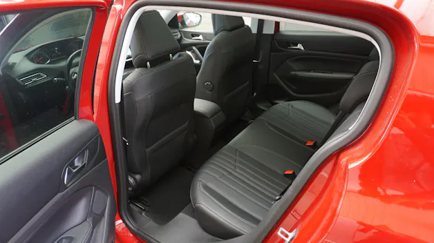 Peugeot 308 1.2 Pure Tech Allure EAT8