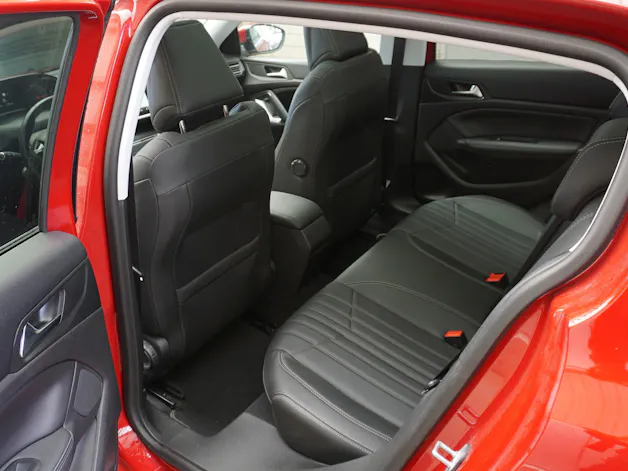 Peugeot 308 1.2 Pure Tech Allure EAT8