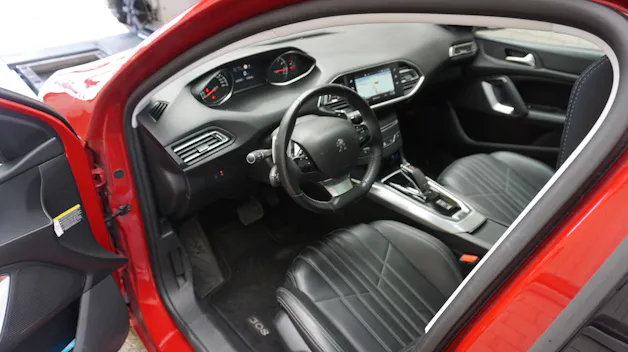 Peugeot 308 1.2 Pure Tech Allure EAT8