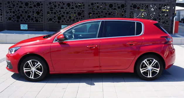 Peugeot 308 1.2 Pure Tech Allure EAT8