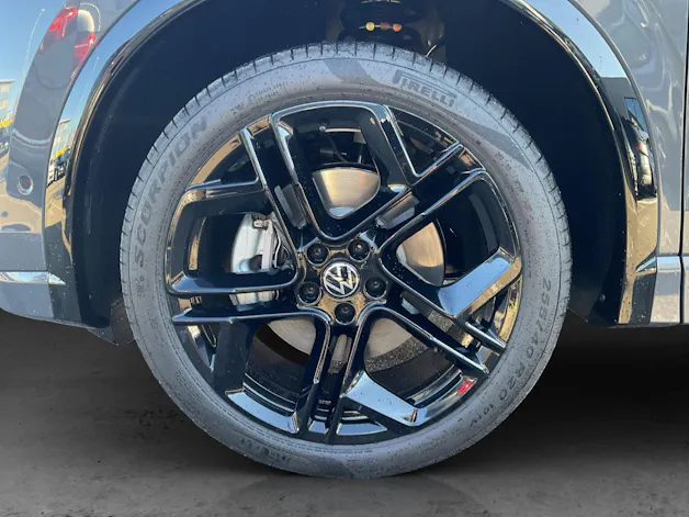 VW Tiguan R-Line Plus