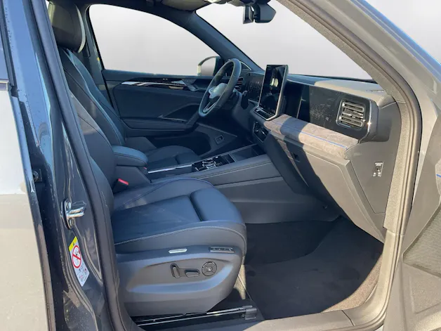VW Tiguan R-Line Plus