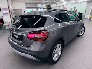Mercedes-Benz GLA 220 4Matic 7G-DCT