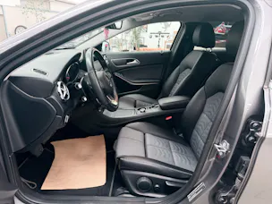 Mercedes-Benz GLA 220 4Matic 7G-DCT