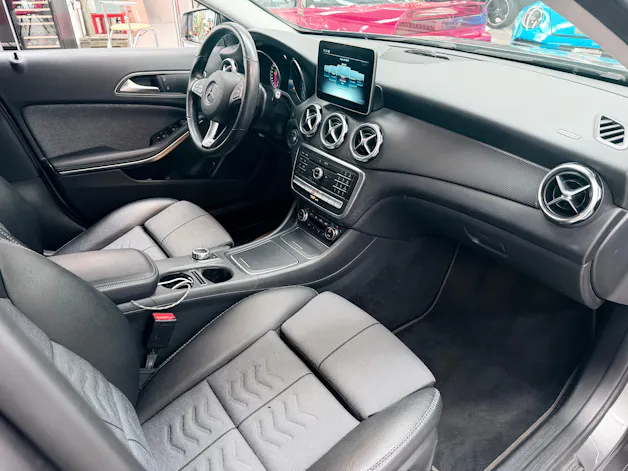 Mercedes-Benz GLA 220 4Matic 7G-DCT