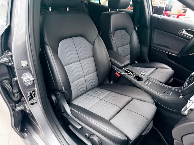 Mercedes-Benz GLA 220 4Matic 7G-DCT