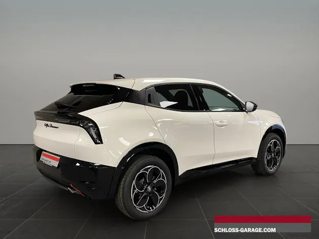 Alfa Romeo Junior 1.2 Ibrida Q4 Pack Tech