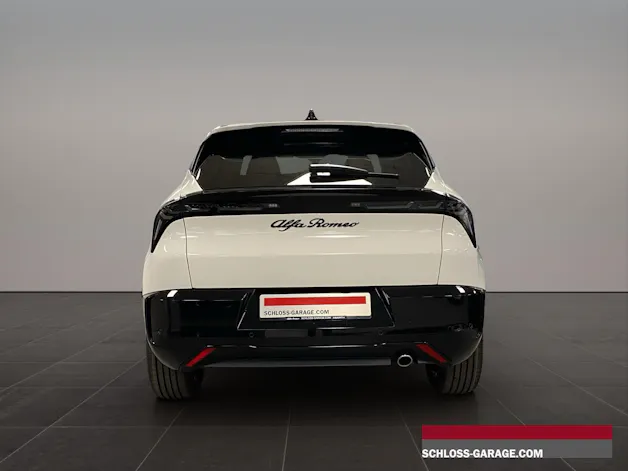 Alfa Romeo Junior 1.2 Ibrida Q4 Pack Tech