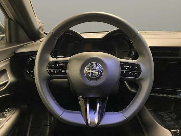 Alfa Romeo Junior 1.2 Ibrida Q4 Pack Tech