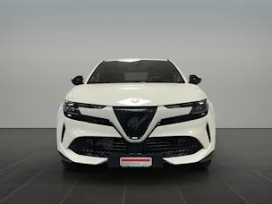Alfa Romeo Junior 1.2 Ibrida Q4 Pack Tech