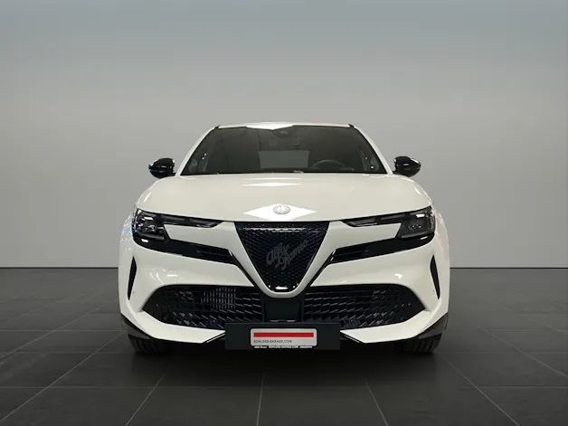 Alfa Romeo Junior 1.2 Ibrida Q4 Pack Tech
