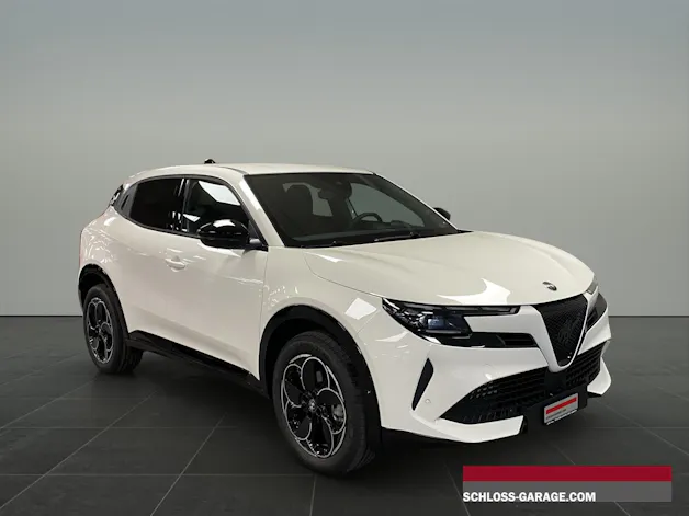 Alfa Romeo Junior 1.2 Ibrida Q4 Pack Tech