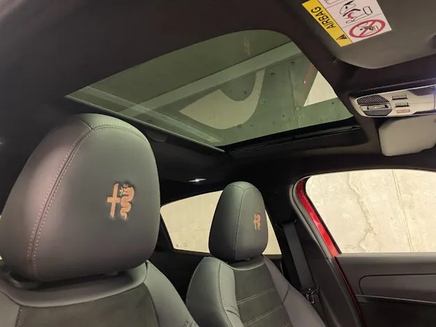 Alfa Romeo Junior 1.2 Intensa Q4 Sky