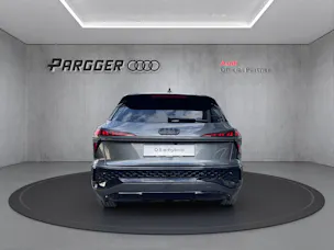 Audi Q3 SUV e-hybrid 200 kW S tronig
