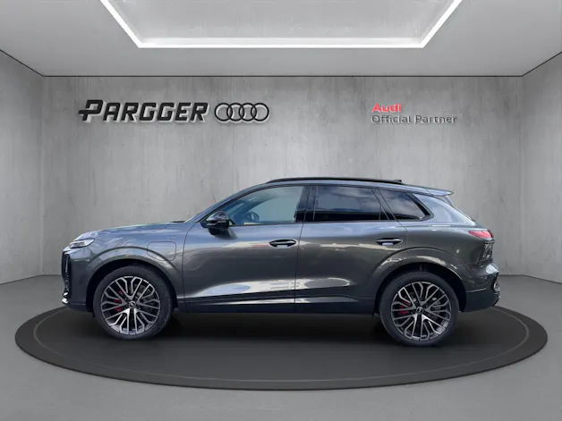 Audi Q3 SUV e-hybrid 200 kW S tronig