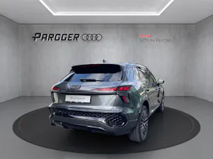 Audi Q3 SUV e-hybrid 200 kW S tronig