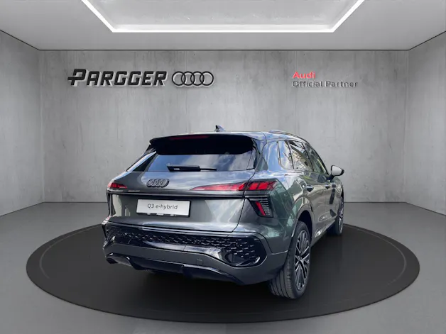 Audi Q3 SUV e-hybrid 200 kW S tronig