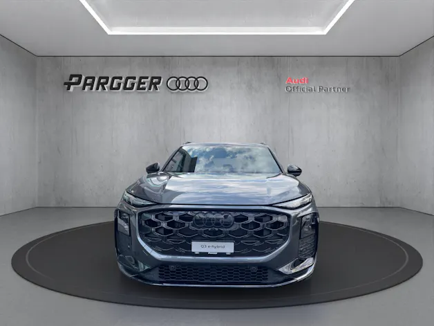 Audi Q3 SUV e-hybrid 200 kW S tronig
