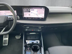 Audi Q3 SUV e-hybrid 200 kW S tronig