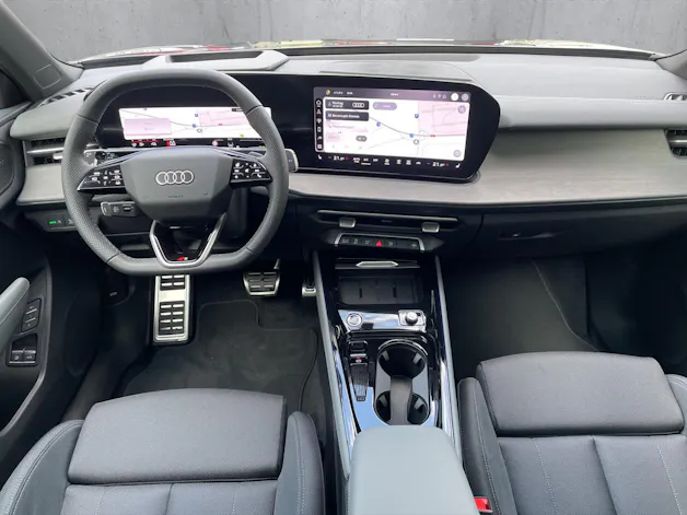 Audi Q3 SUV e-hybrid 200 kW S tronig
