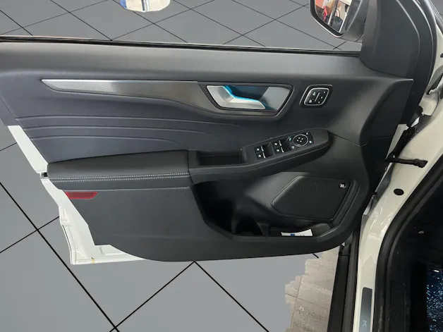 Ford Kuga 2.5 FHEV Sound Edition 4WD