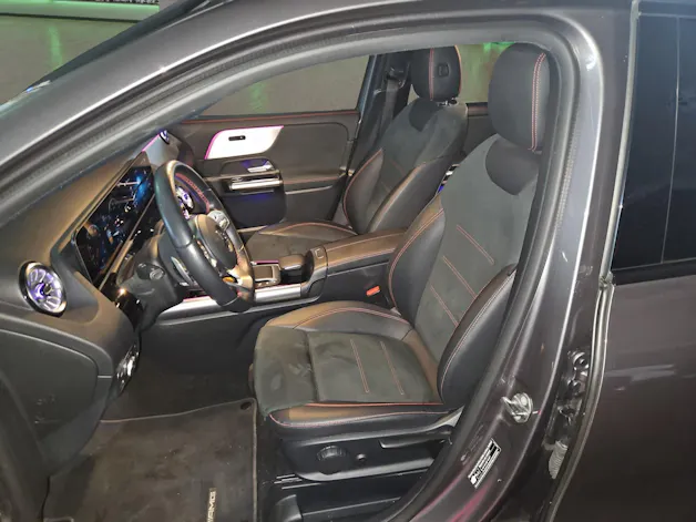 Mercedes-Benz GLA 250 4Matic AMG Line 8G-DCT