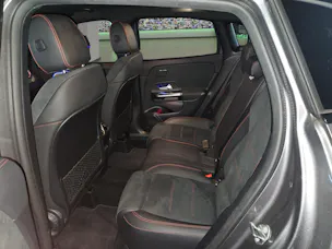 Mercedes-Benz GLA 250 4Matic AMG Line 8G-DCT