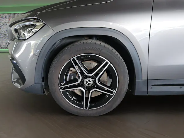 MERCEDES-BENZ GLA 250 4Matic AMG Line 8G-DCT