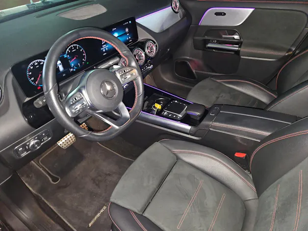 Mercedes-Benz GLA 250 4Matic AMG Line 8G-DCT