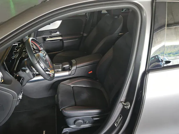 MERCEDES-BENZ GLA 250 4Matic AMG Line 8G-DCT