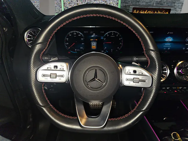 Mercedes-Benz GLA 250 4Matic AMG Line 8G-DCT