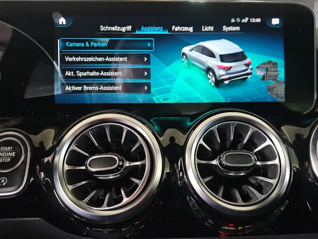 MERCEDES-BENZ GLA 250 4Matic AMG Line 8G-DCT