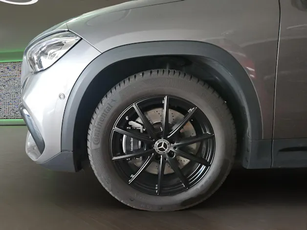 Mercedes-Benz GLA 250 4Matic AMG Line 8G-DCT