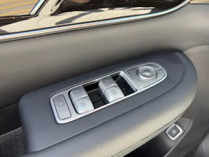 FORTHING 9 1.5T PHEV 7 Sitze Full Option Plugin