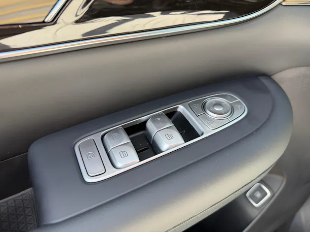 FORTHING 9 1.5T PHEV 7 Sitze Full Option Plugin