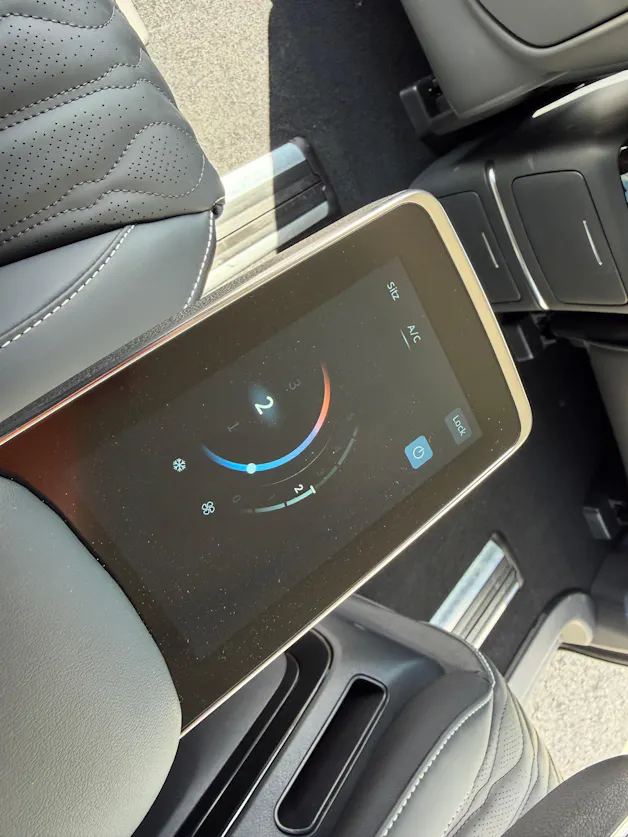 FORTHING 9 1.5T PHEV 7 Sitze Full Option Plugin