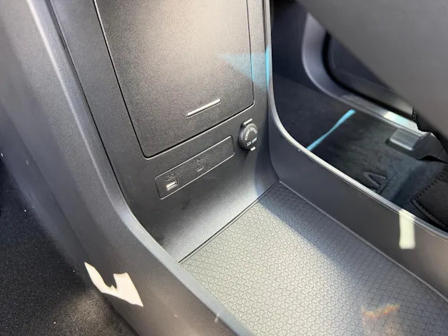 FORTHING 9 1.5T PHEV 7 Sitze Full Option Plugin