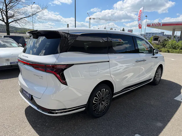 FORTHING 9 1.5T PHEV 7 Sitze Full Option Plugin