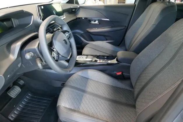 Peugeot 208 1.2 MHEV 110 Allure P