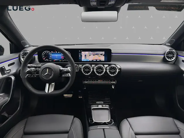 Mercedes-Benz A 250 4M - AMG / DISTRONIC / 360 Grad Kamera / Panorama-Dach