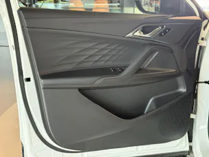 MG HS 1.5 T HEV Luxury