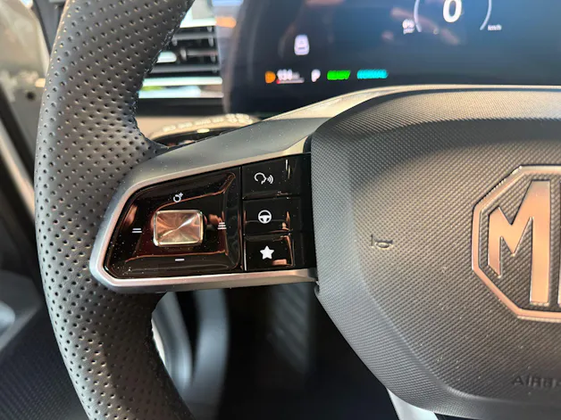 MG HS 1.5 T HEV Luxury